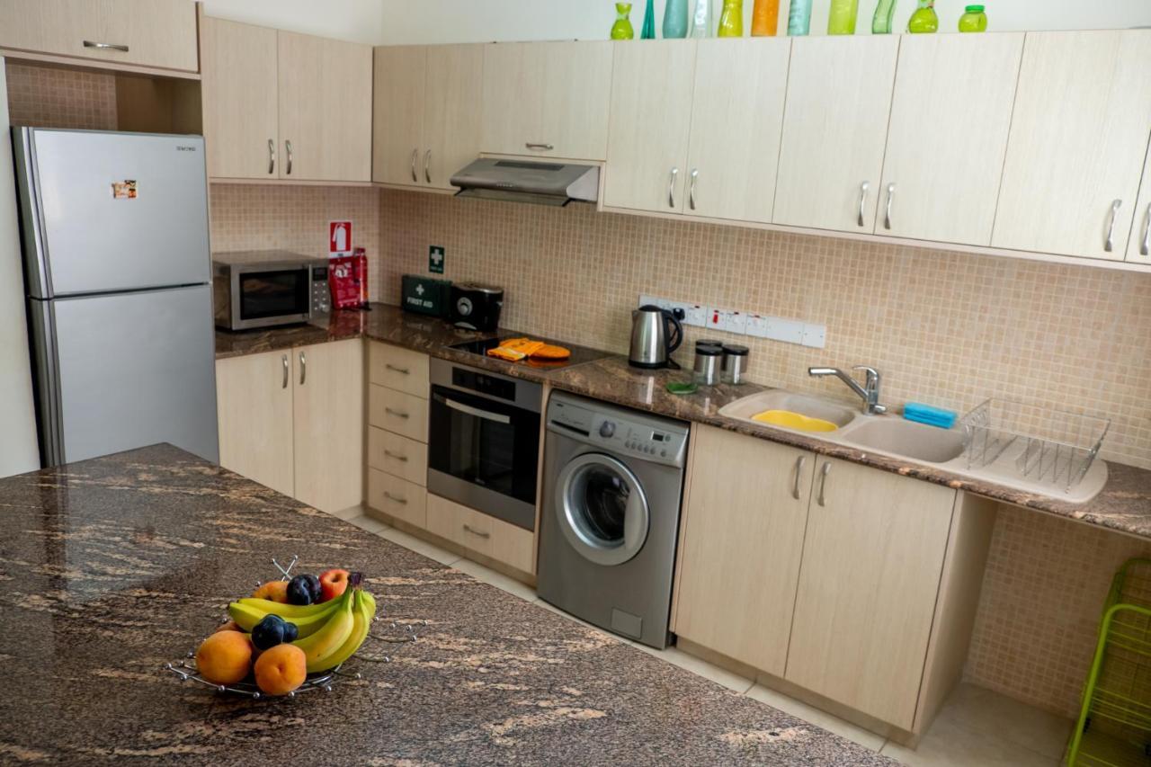 Stylish 2 Bedroom Apartment In Pegia Peyia Exterior foto